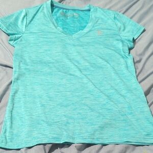 Ariat AriatTEK Heat Series Turquoise V-Neck Tee Size M